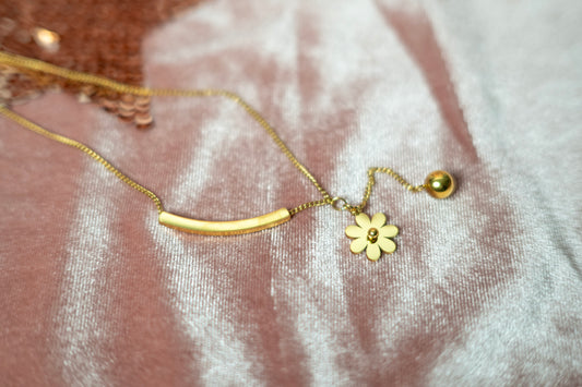 Daisy Necklace